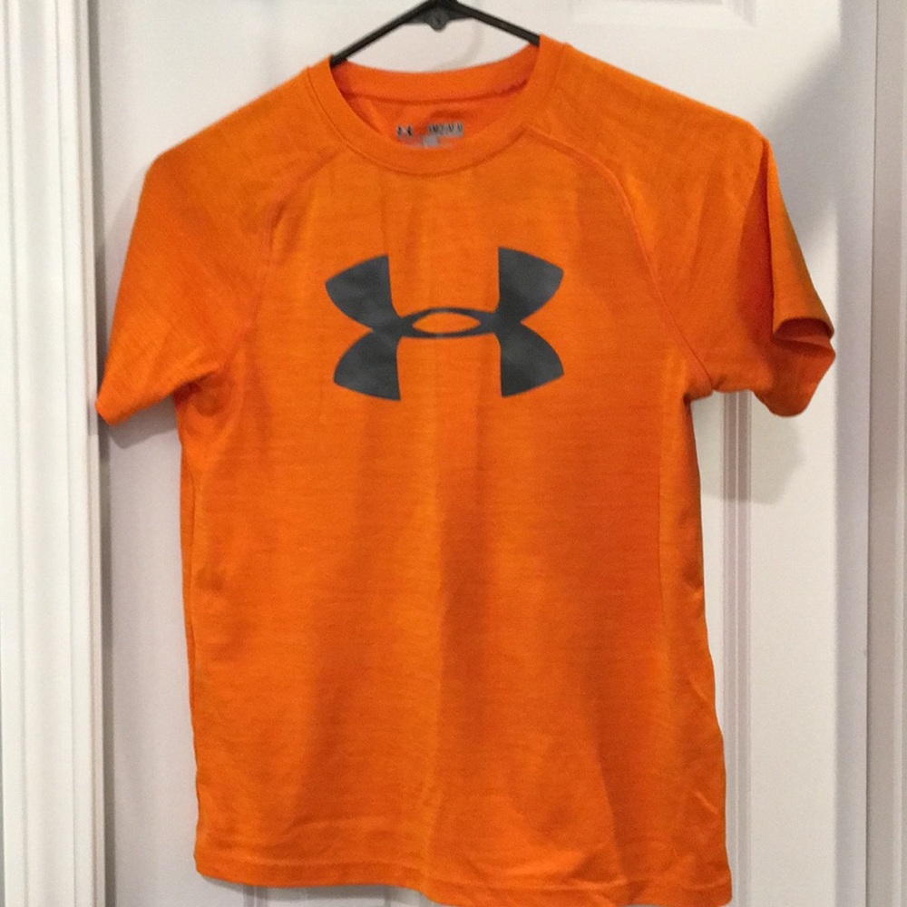 Under Armour Boy’s Orange T-Shirt Medium Heat Gear